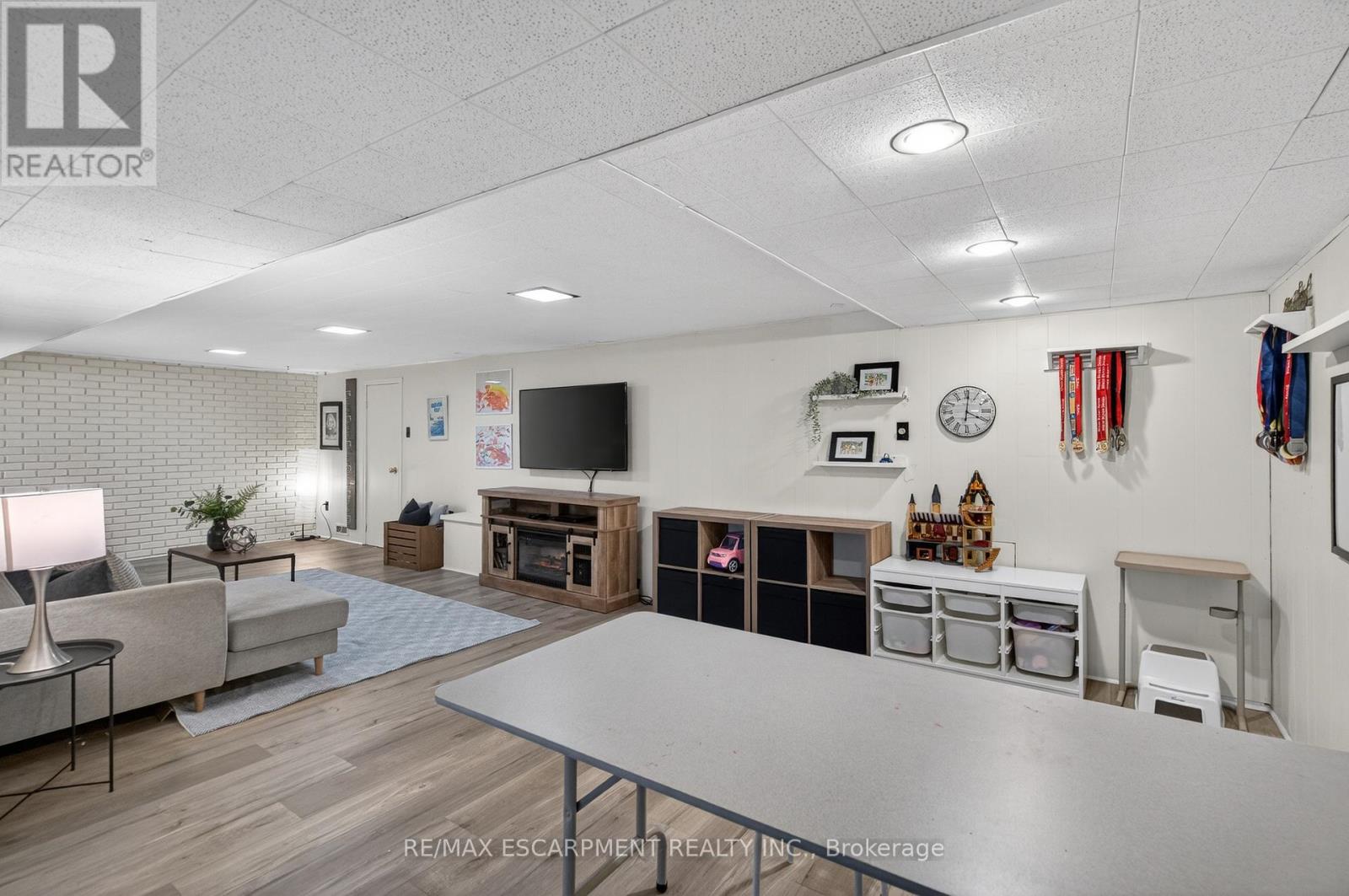 1055 Shepherd's Drive, Burlington, Ontario  L7T 3R4 - Photo 23 - W12972398