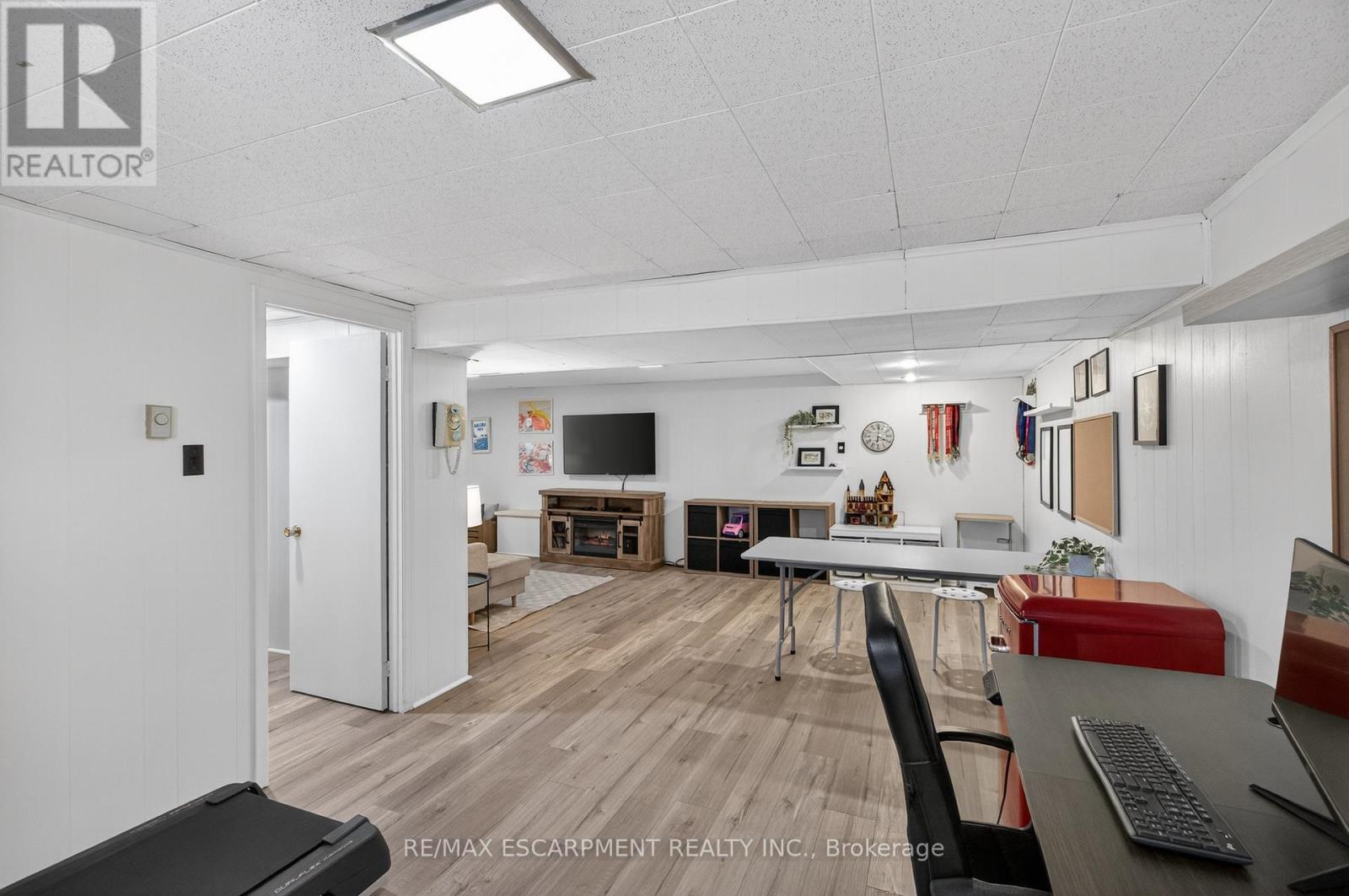 1055 Shepherd's Drive, Burlington, Ontario  L7T 3R4 - Photo 25 - W12972398