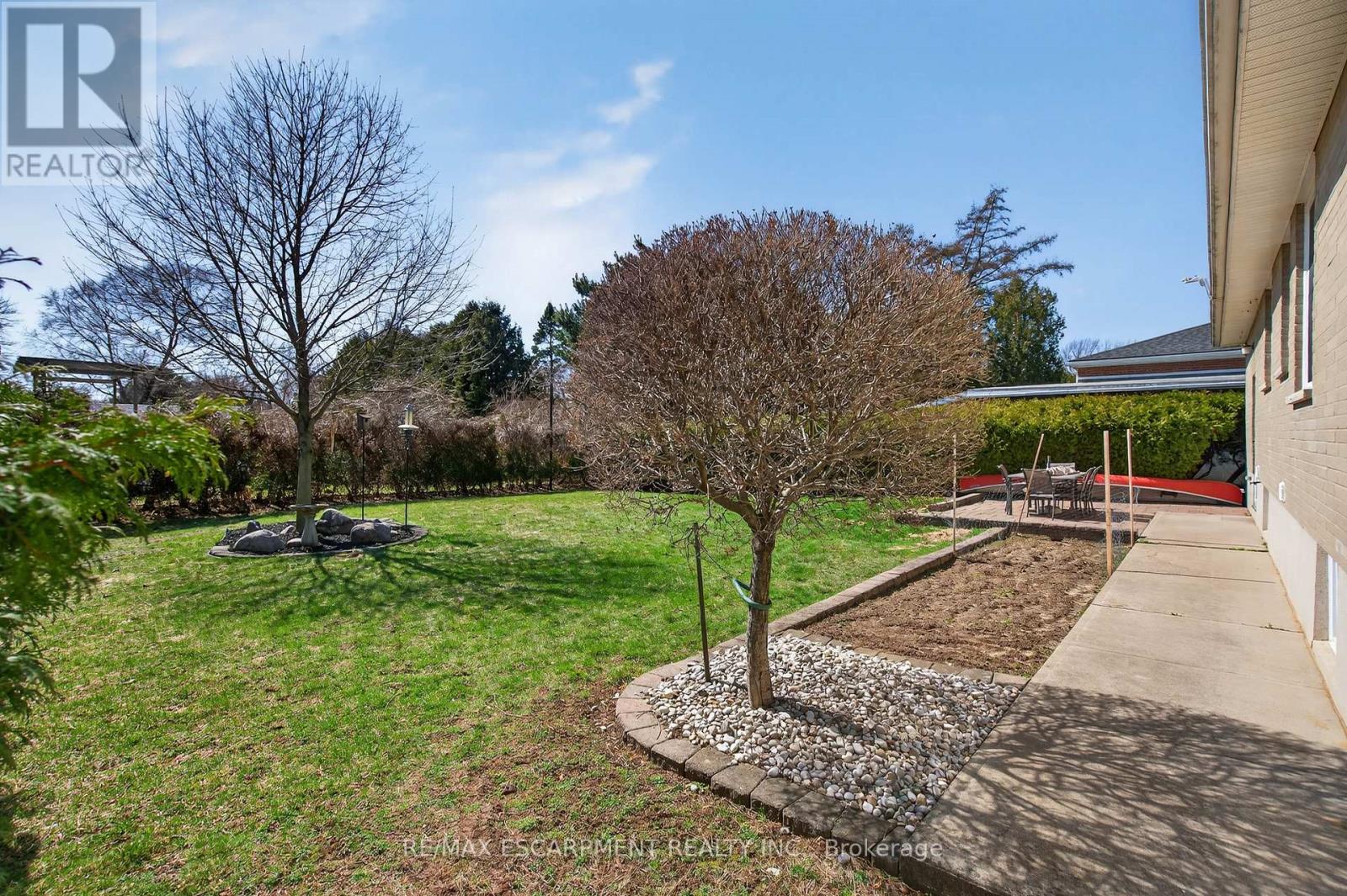 1055 Shepherd's Drive, Burlington, Ontario  L7T 3R4 - Photo 28 - W12972398