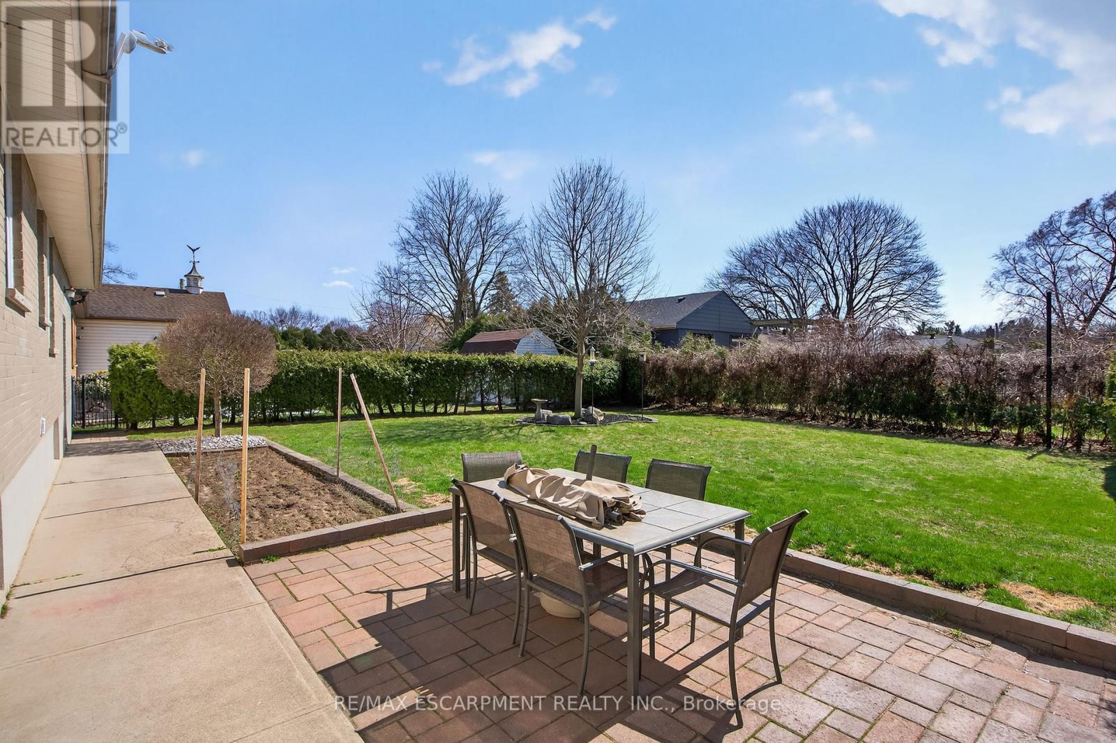 1055 Shepherd's Drive, Burlington, Ontario  L7T 3R4 - Photo 32 - W12972398