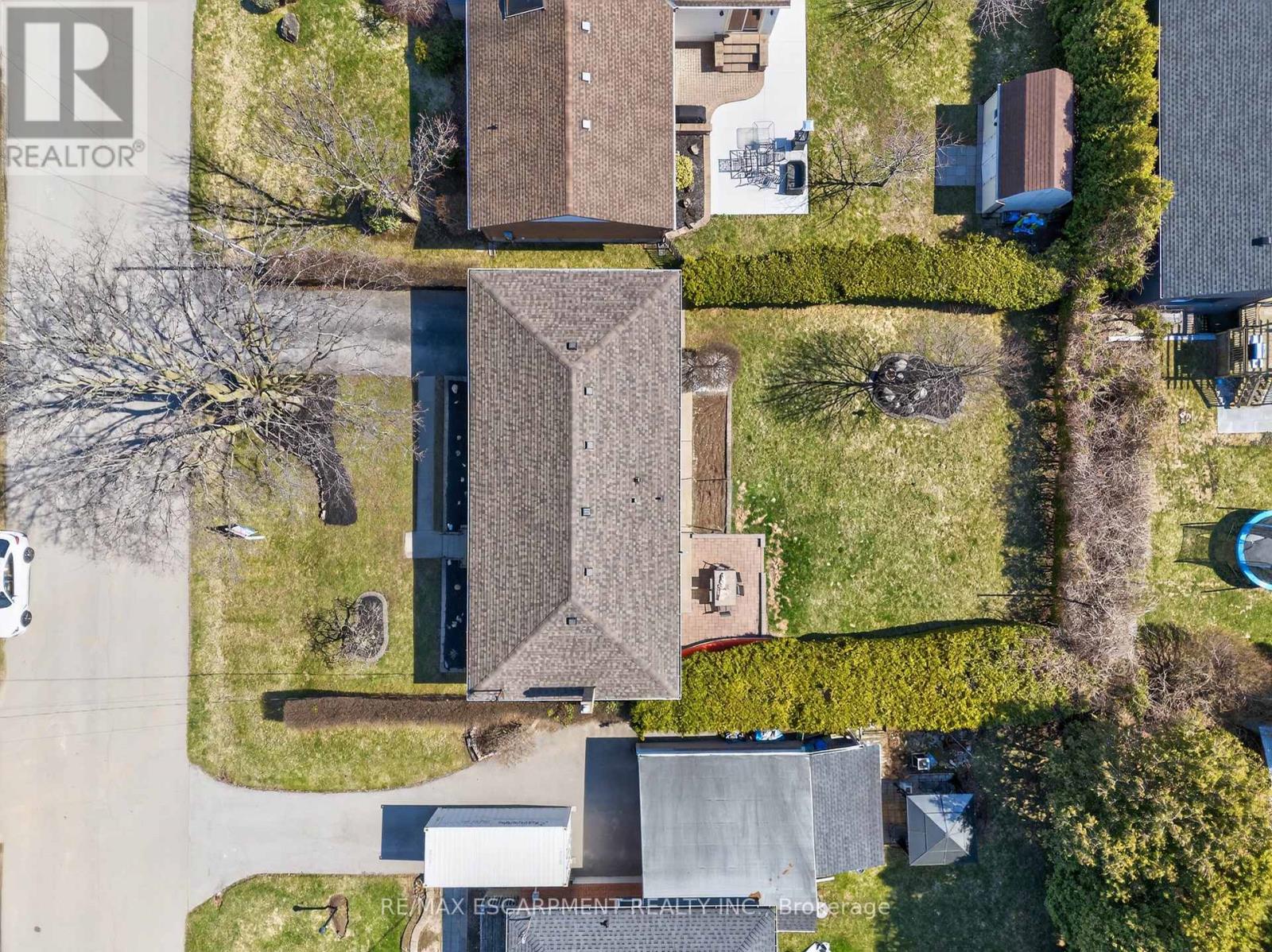 1055 Shepherd's Drive, Burlington, Ontario  L7T 3R4 - Photo 35 - W12972398