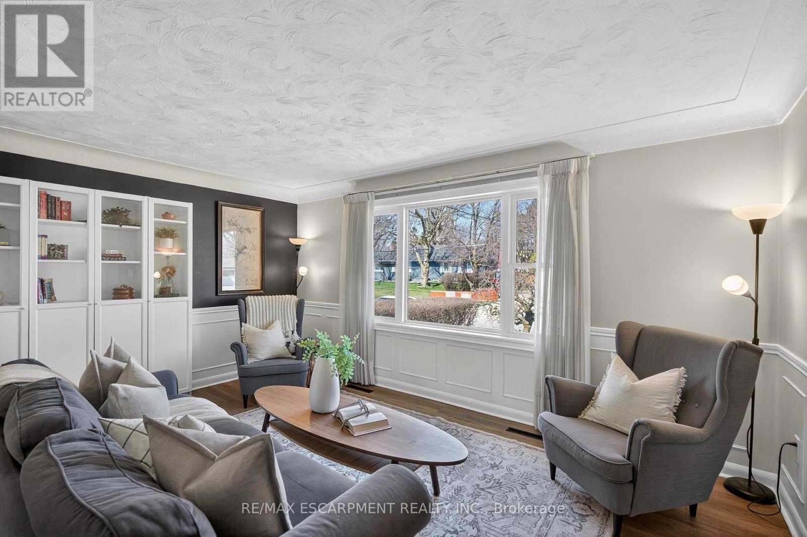 1055 Shepherd's Drive, Burlington, Ontario  L7T 3R4 - Photo 4 - W12972398