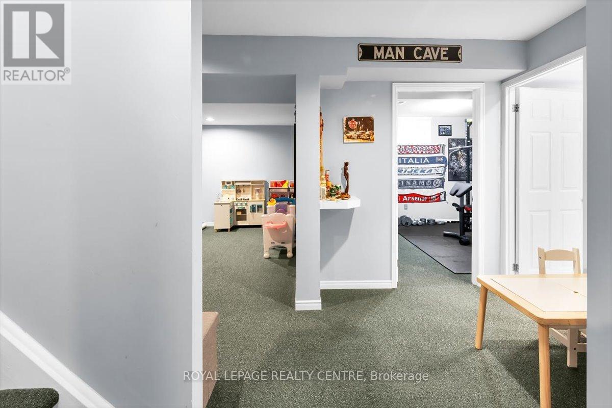 3135 Orleans Road, Mississauga, Ontario  L5L 5L4 - Photo 32 - W12972476