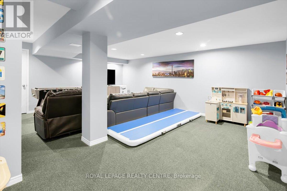 3135 Orleans Road, Mississauga, Ontario  L5L 5L4 - Photo 33 - W12972476