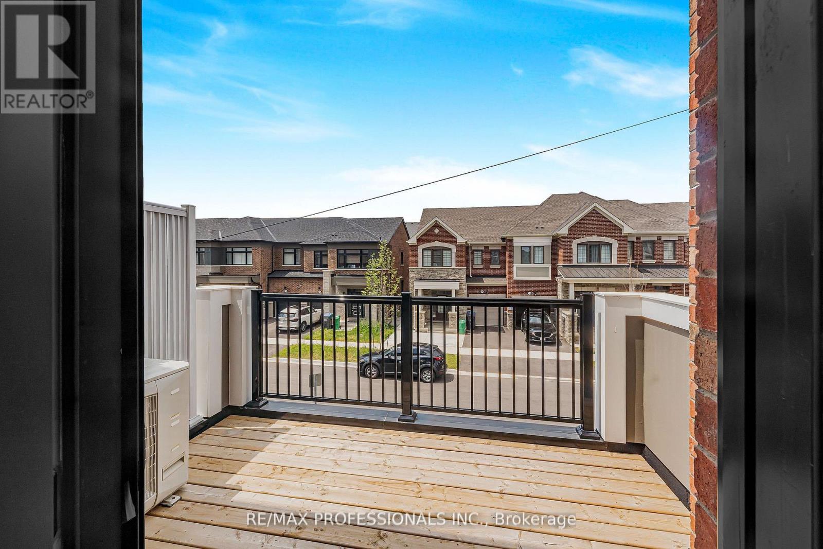 3 Keppel Circle, Brampton, Ontario  L7A 5K4 - Photo 10 - W12972550