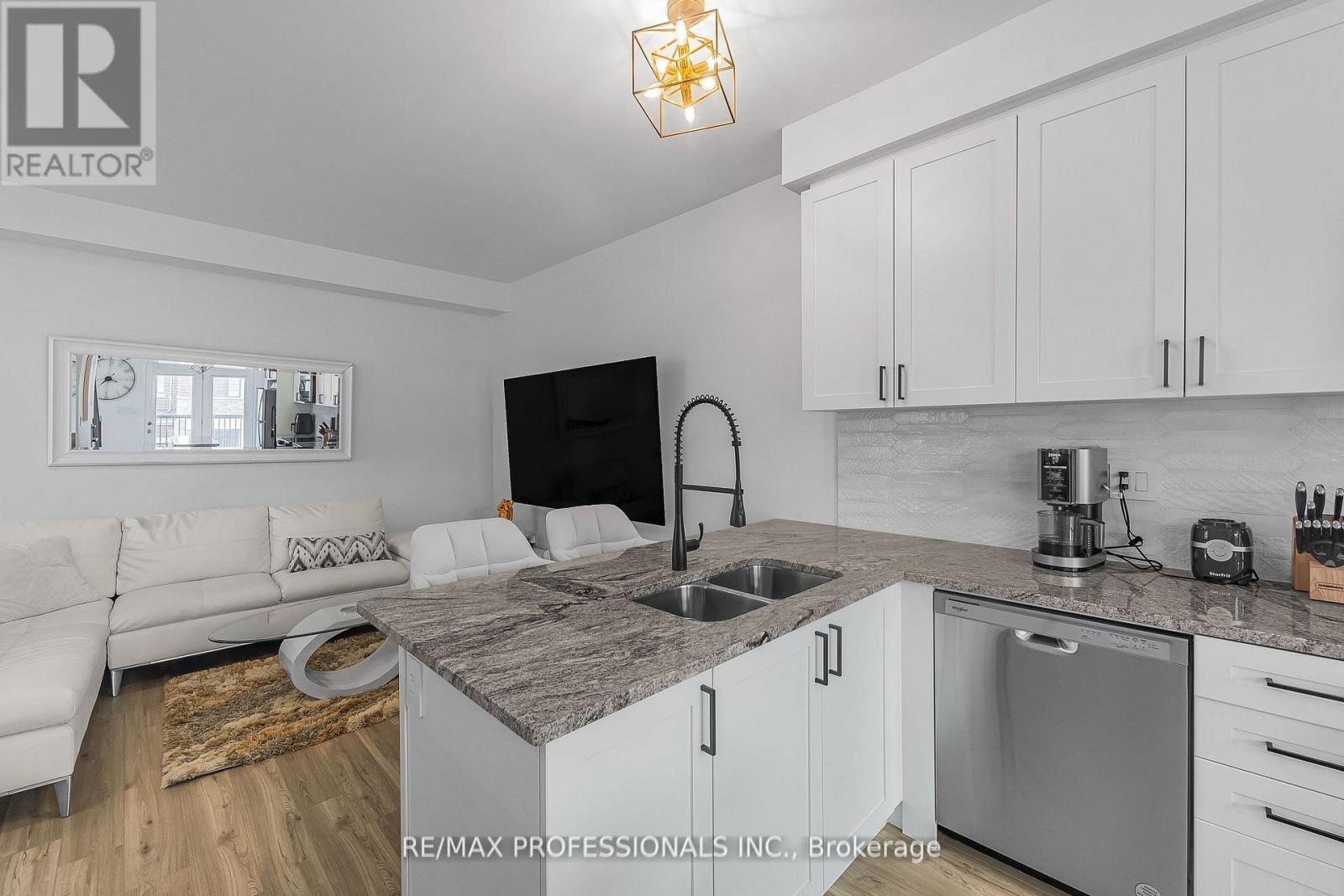 3 Keppel Circle, Brampton, Ontario  L7A 5K4 - Photo 19 - W12972550