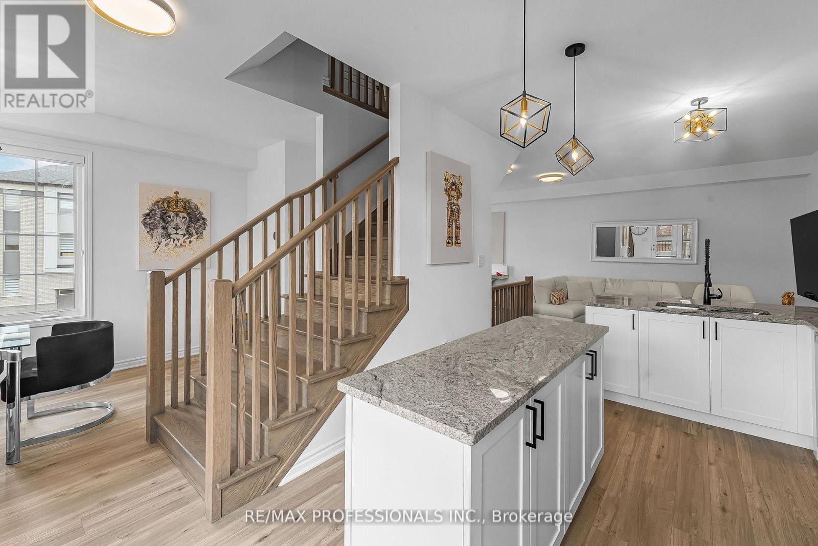 3 Keppel Circle, Brampton, Ontario  L7A 5K4 - Photo 7 - W12972550