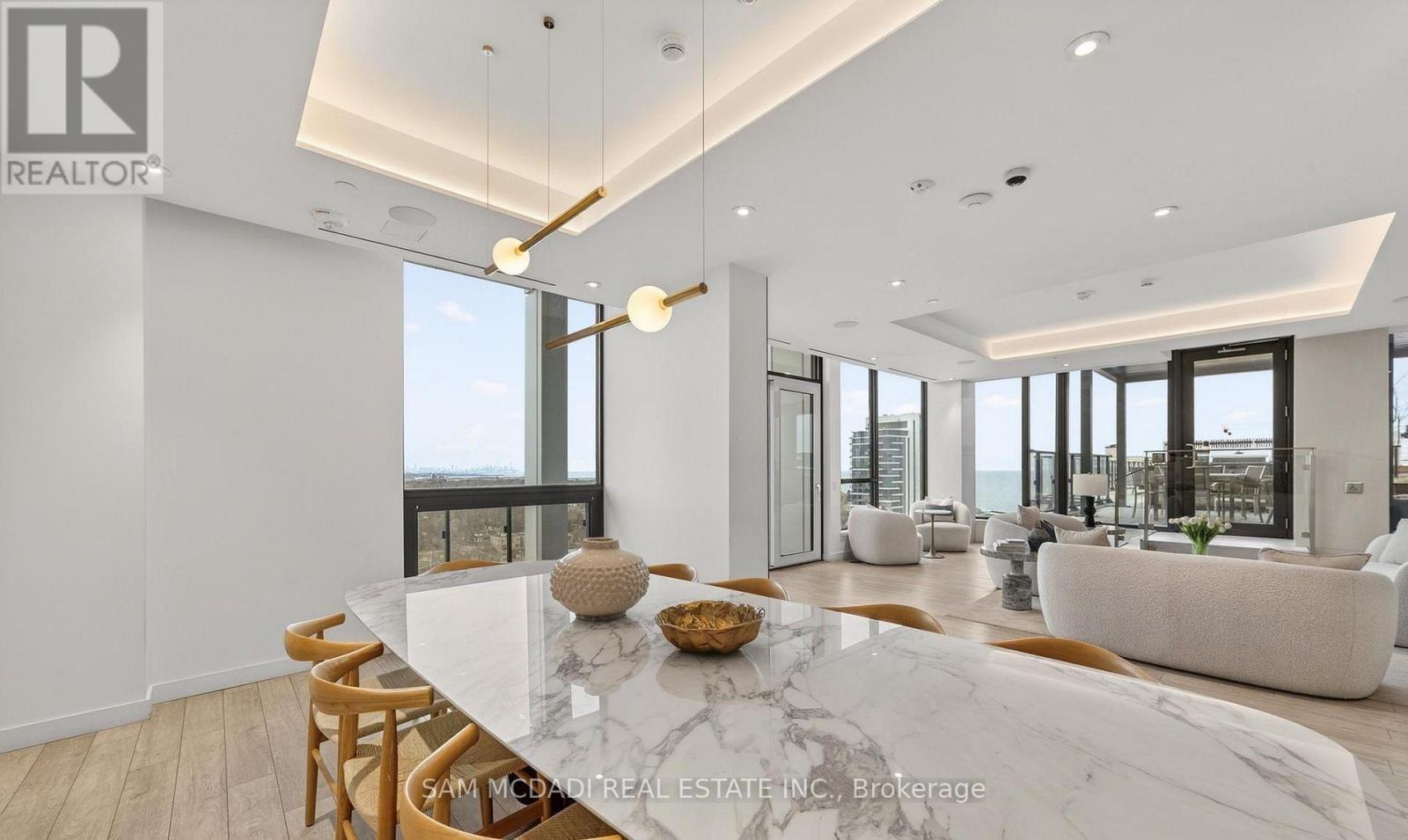 301 - 28 Ann Street E, Mississauga, Ontario  L5G 0E1 - Photo 18 - W12972552