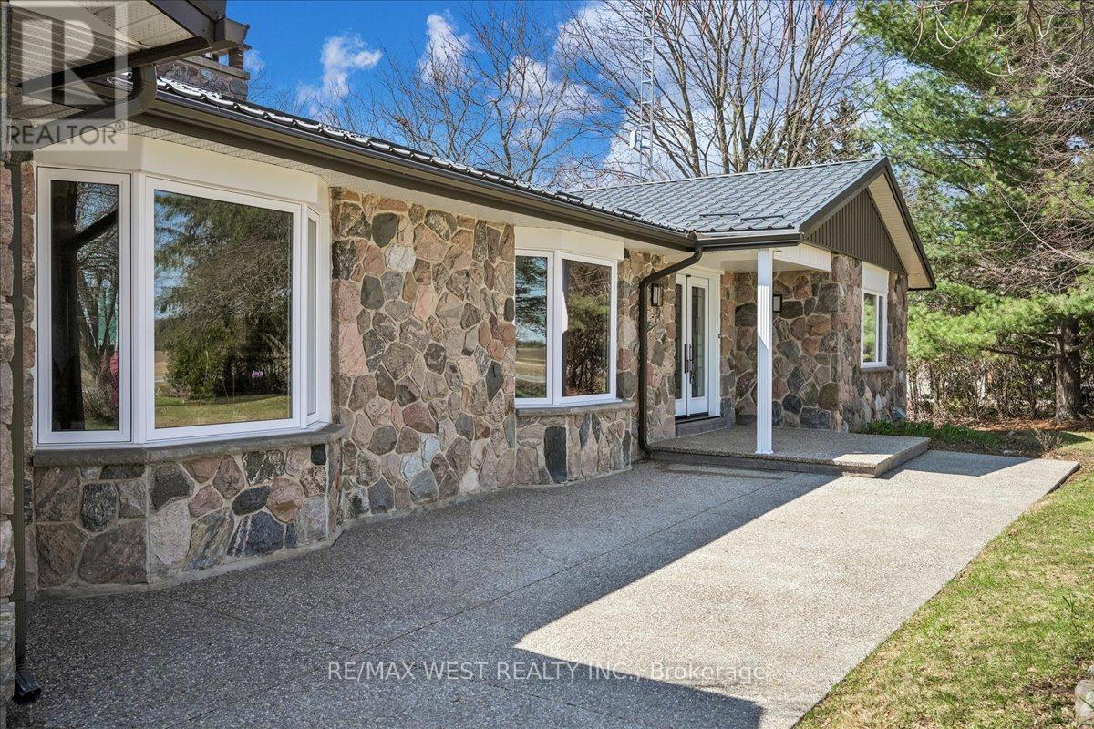 8438 Ninth Line, Halton Hills, Ontario  L0P 1K0 - Photo 2 - W12972566