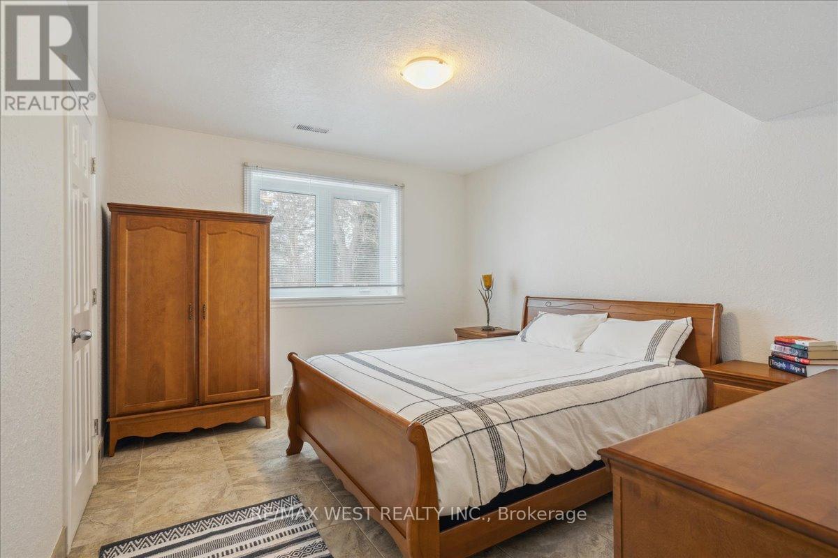 8438 Ninth Line, Halton Hills, Ontario  L0P 1K0 - Photo 8 - W12972566