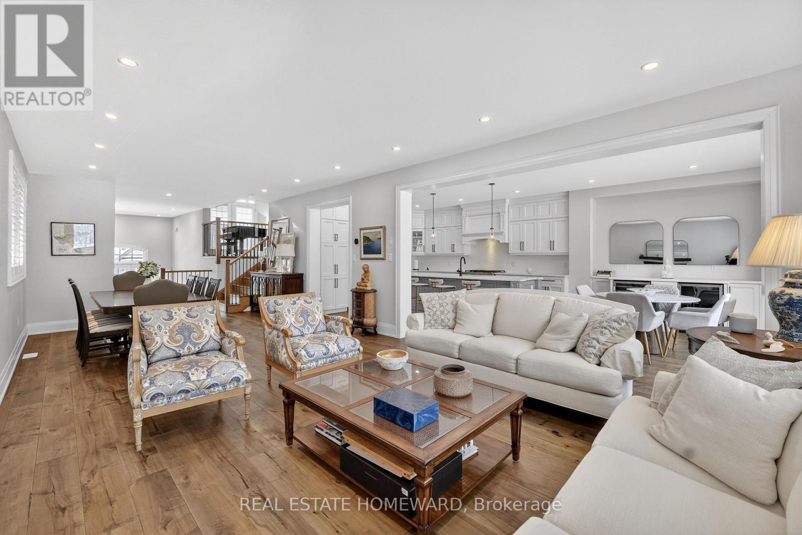 3329 Vernon Powell Drive, Oakville, Ontario  L6H 0Y4 - Photo 9 - W12972610