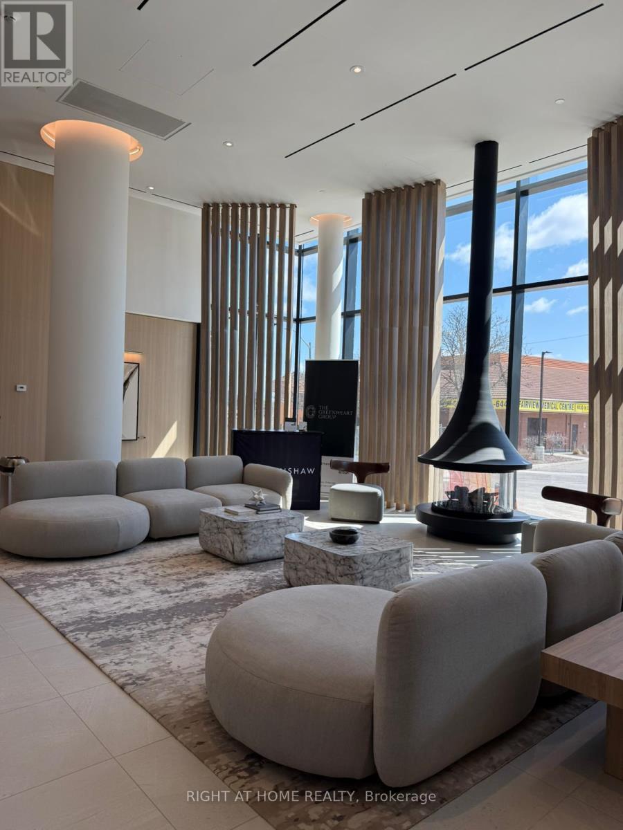 204 - 1 Fairview Rd Street, Mississauga, Ontario  L5A 4C6 - Photo 3 - W12972648