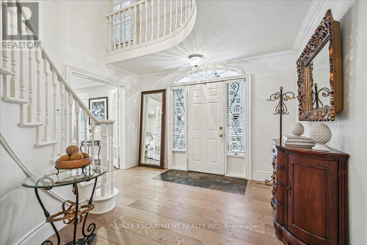 2305 Cheverie Street, Oakville, Ontario  L6J 6C5 - Photo 2 - W12972662