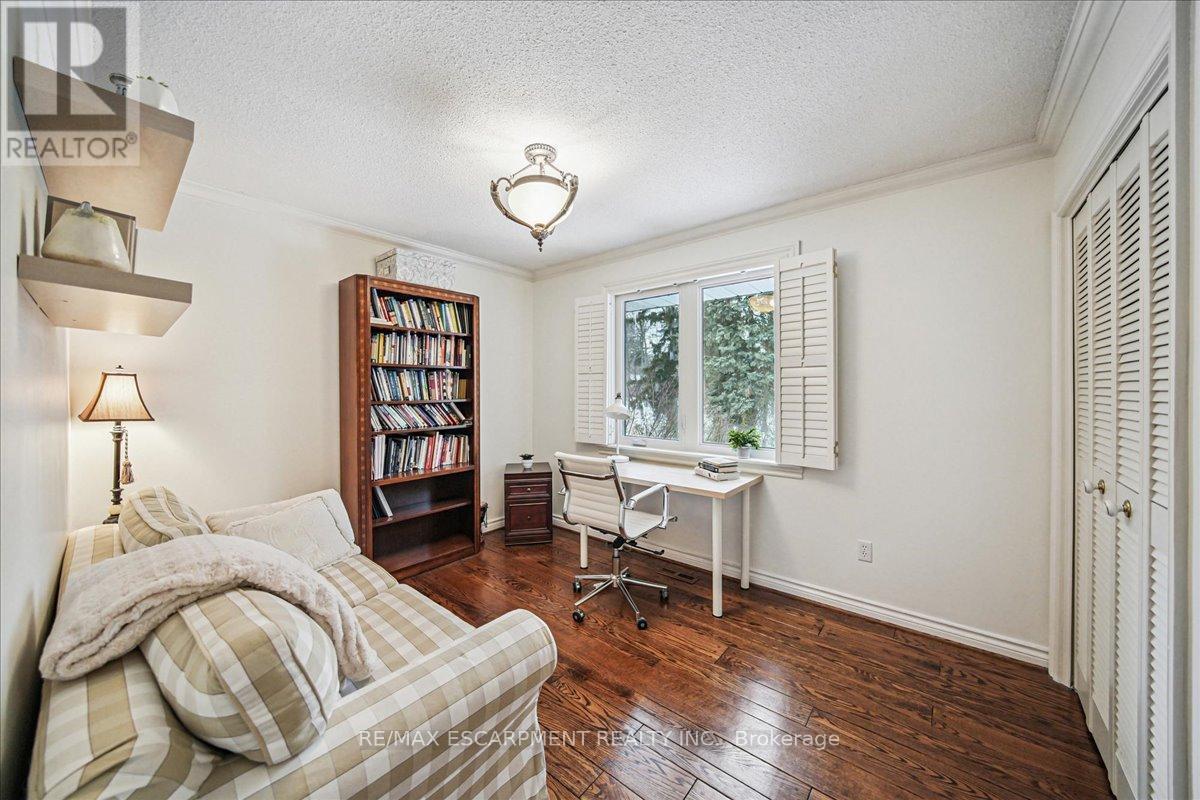 2305 Cheverie Street, Oakville, Ontario  L6J 6C5 - Photo 22 - W12972662