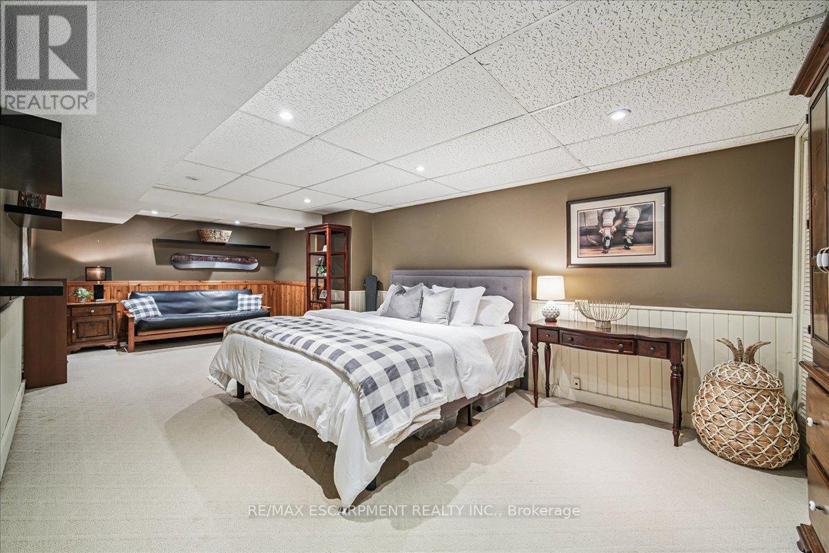 2305 Cheverie Street, Oakville, Ontario  L6J 6C5 - Photo 35 - W12972662