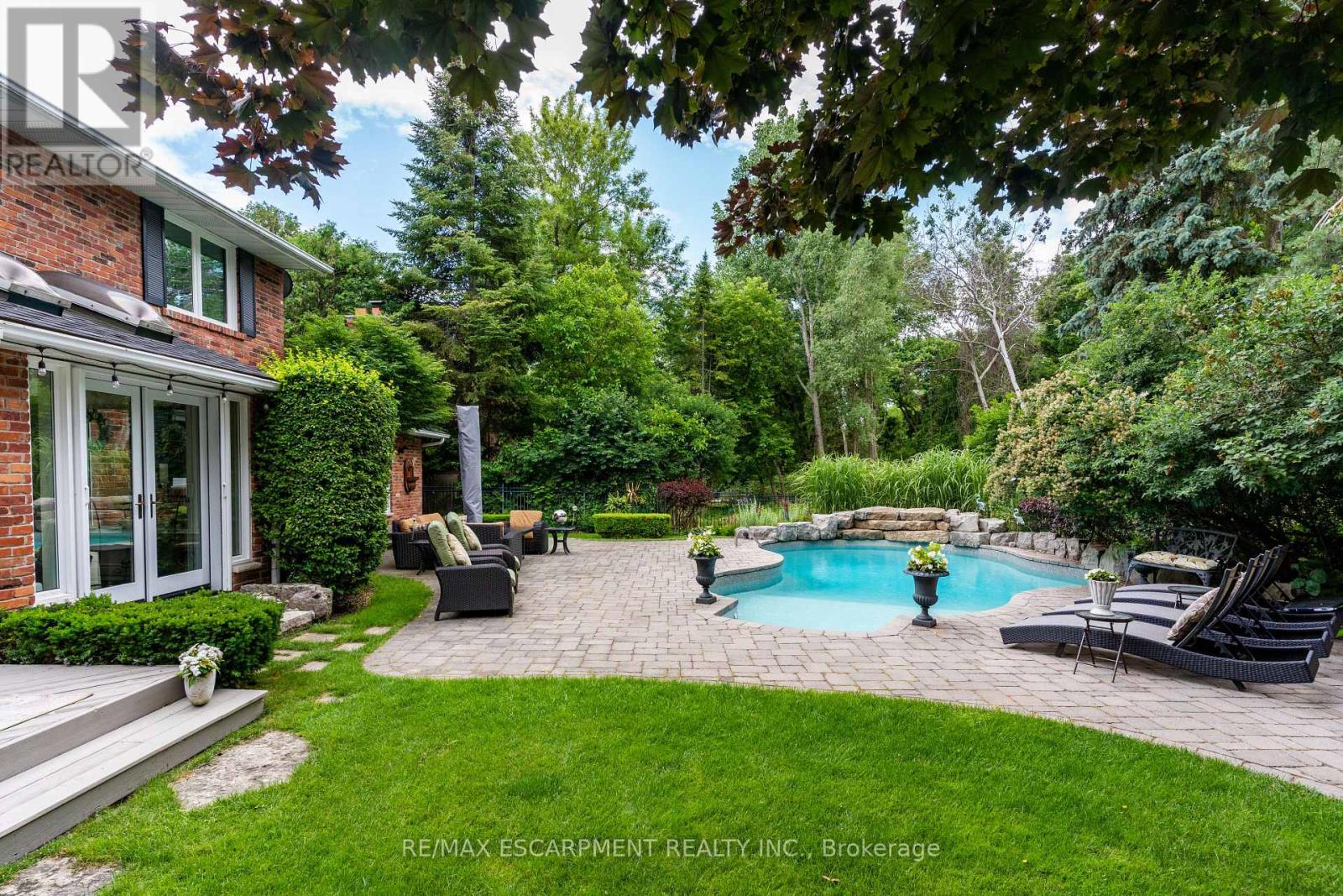 2305 Cheverie Street, Oakville, Ontario  L6J 6C5 - Photo 39 - W12972662