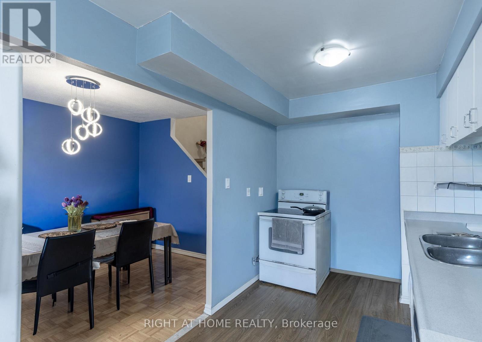 56 - 1221 Dundix Rd Road, Mississauga, Ontario  L4Y 3Y9 - Photo 13 - W12972666