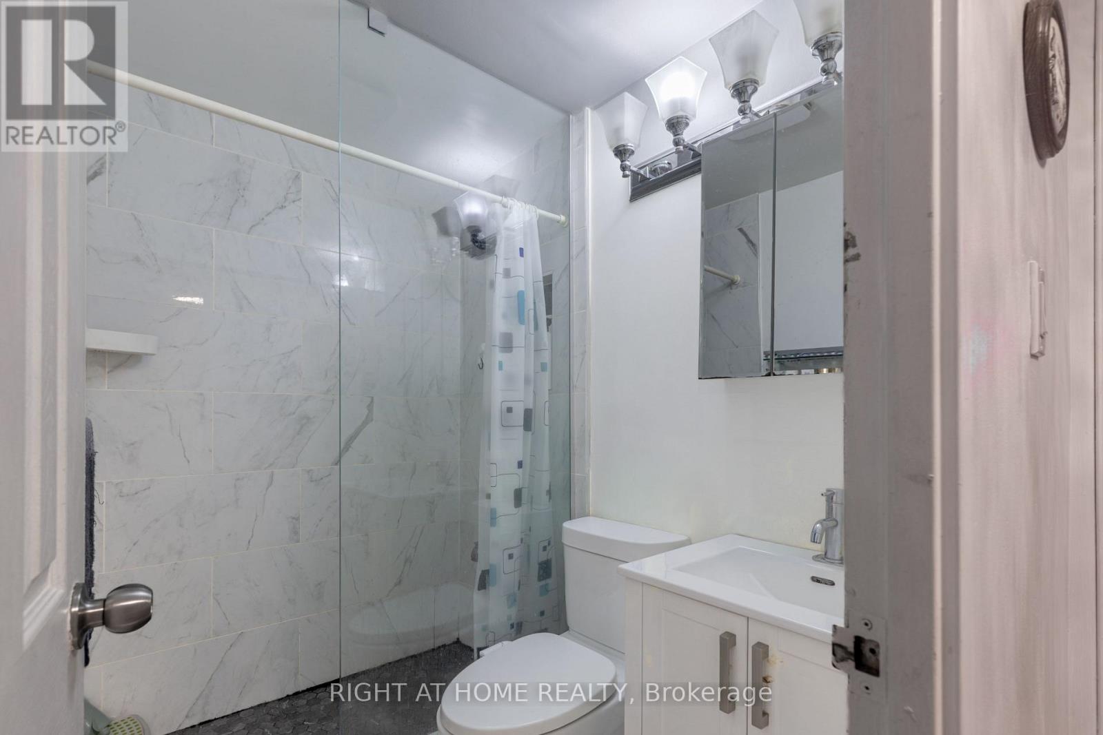 56 - 1221 Dundix Rd Road, Mississauga, Ontario  L4Y 3Y9 - Photo 21 - W12972666