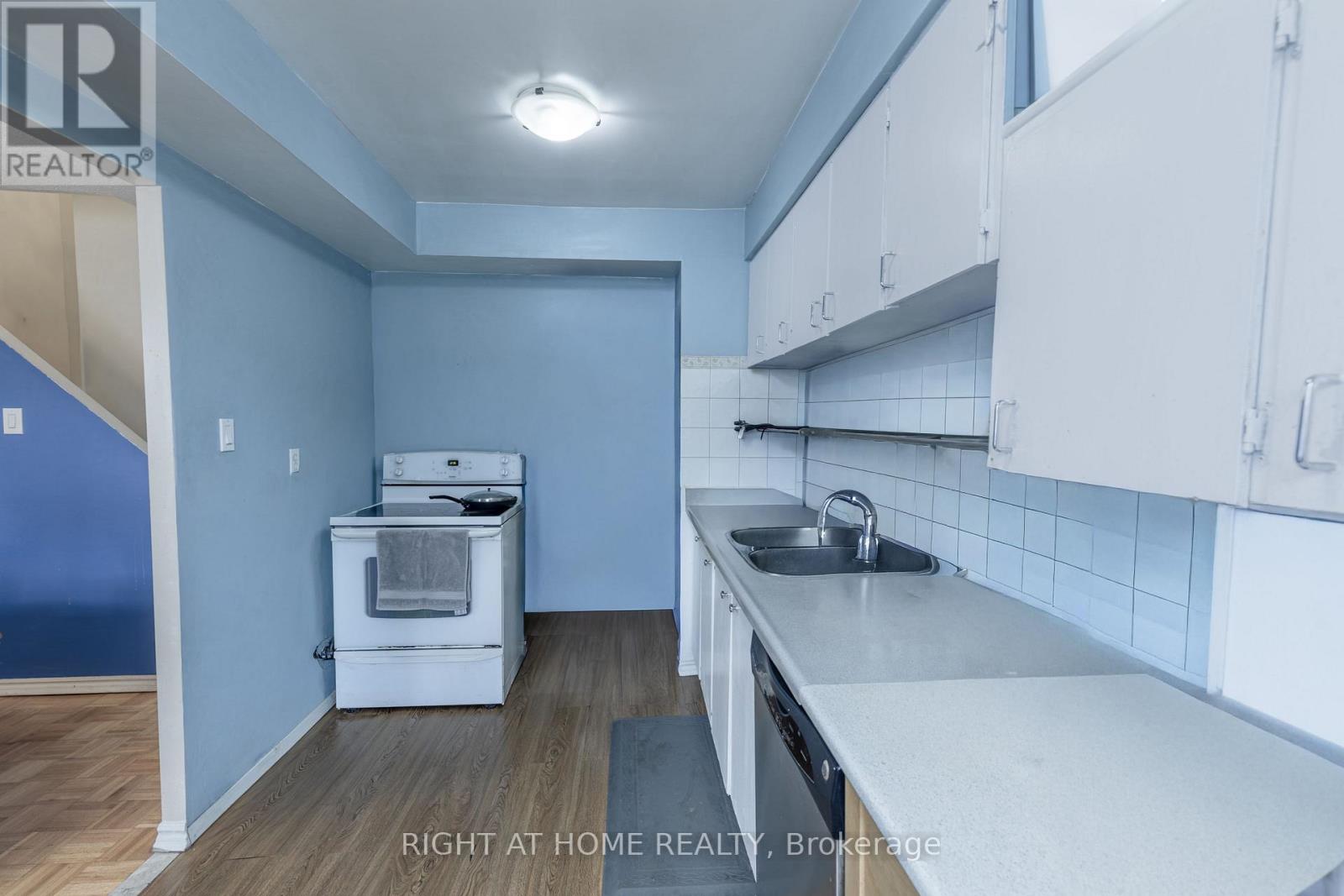 56 - 1221 Dundix Rd Road, Mississauga, Ontario  L4Y 3Y9 - Photo 28 - W12972666