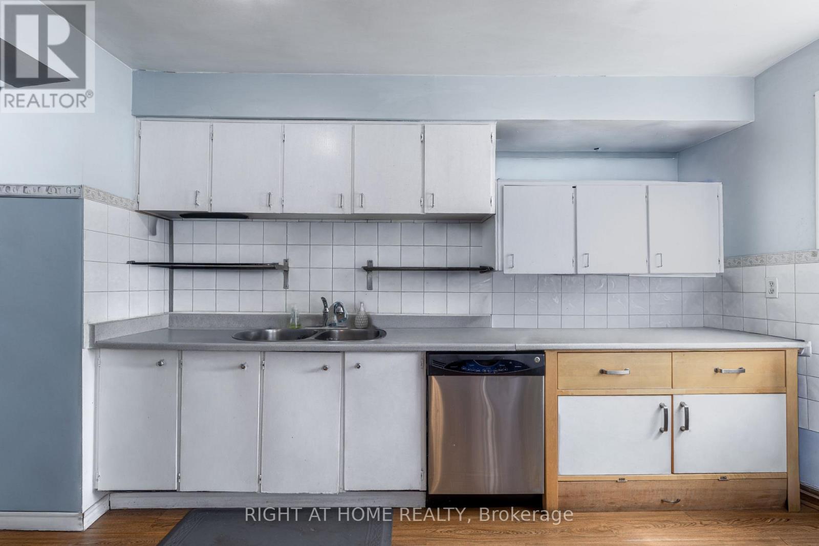 56 - 1221 Dundix Rd Road, Mississauga, Ontario  L4Y 3Y9 - Photo 29 - W12972666