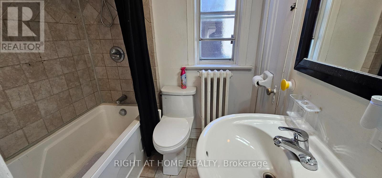 Main Floor - 72 Eleventh Street, Toronto, Ontario  M8V 3G5 - Photo 17 - W12972680