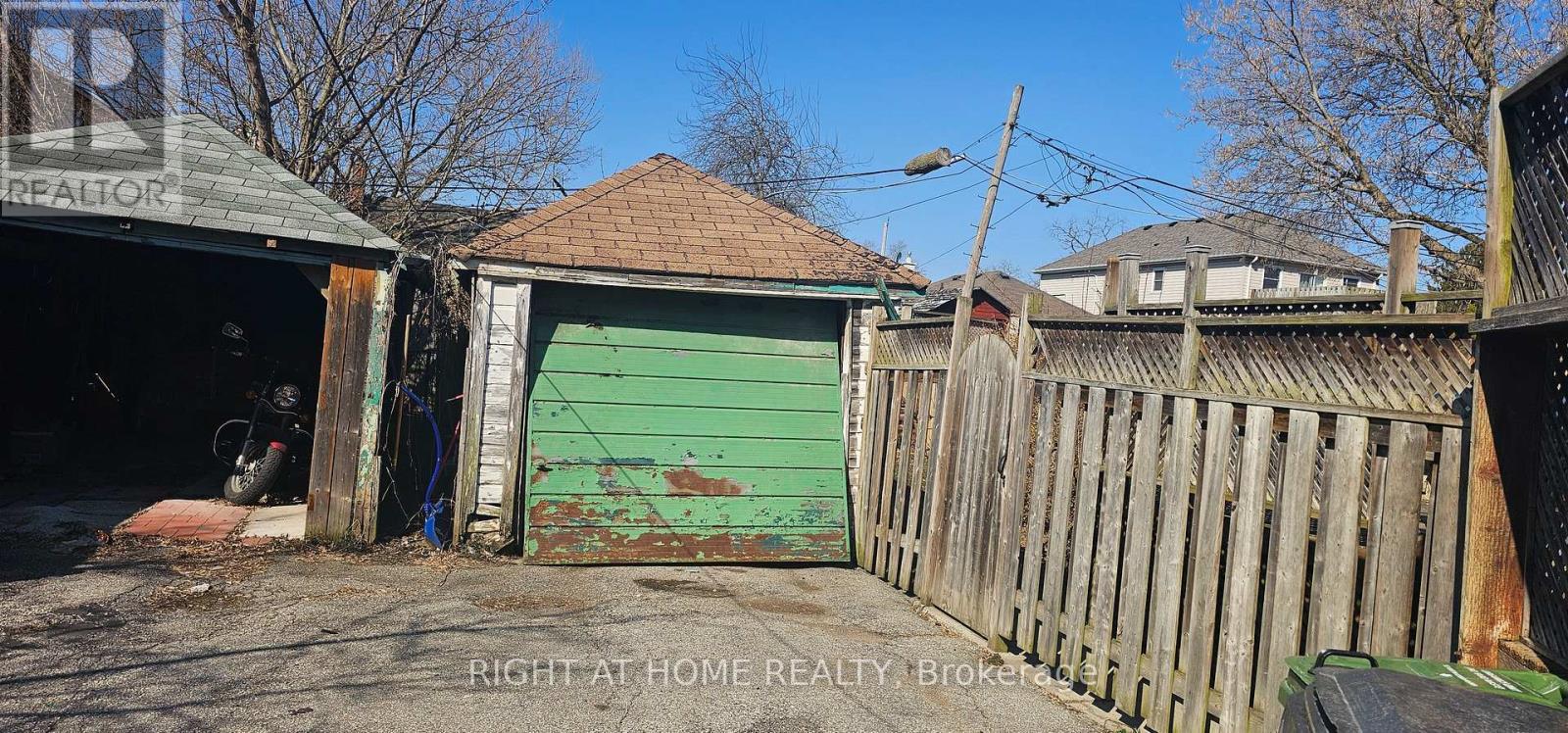 Main Floor - 72 Eleventh Street, Toronto, Ontario  M8V 3G5 - Photo 22 - W12972680