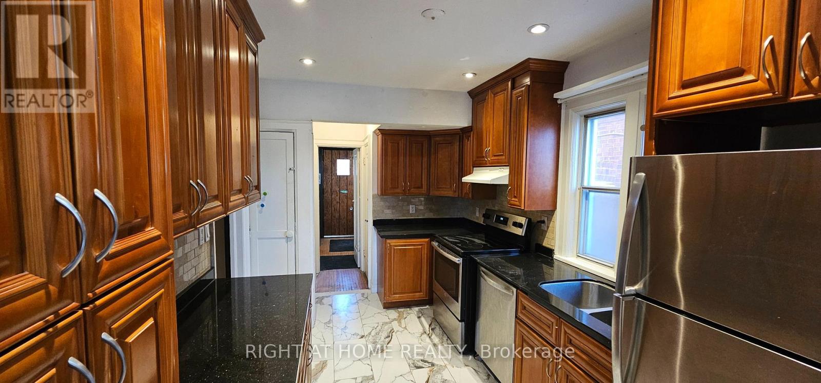 Main Floor - 72 Eleventh Street, Toronto, Ontario  M8V 3G5 - Photo 3 - W12972680