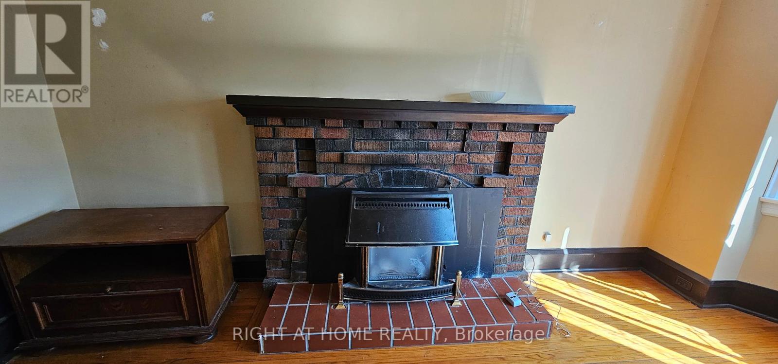 Main Floor - 72 Eleventh Street, Toronto, Ontario  M8V 3G5 - Photo 8 - W12972680