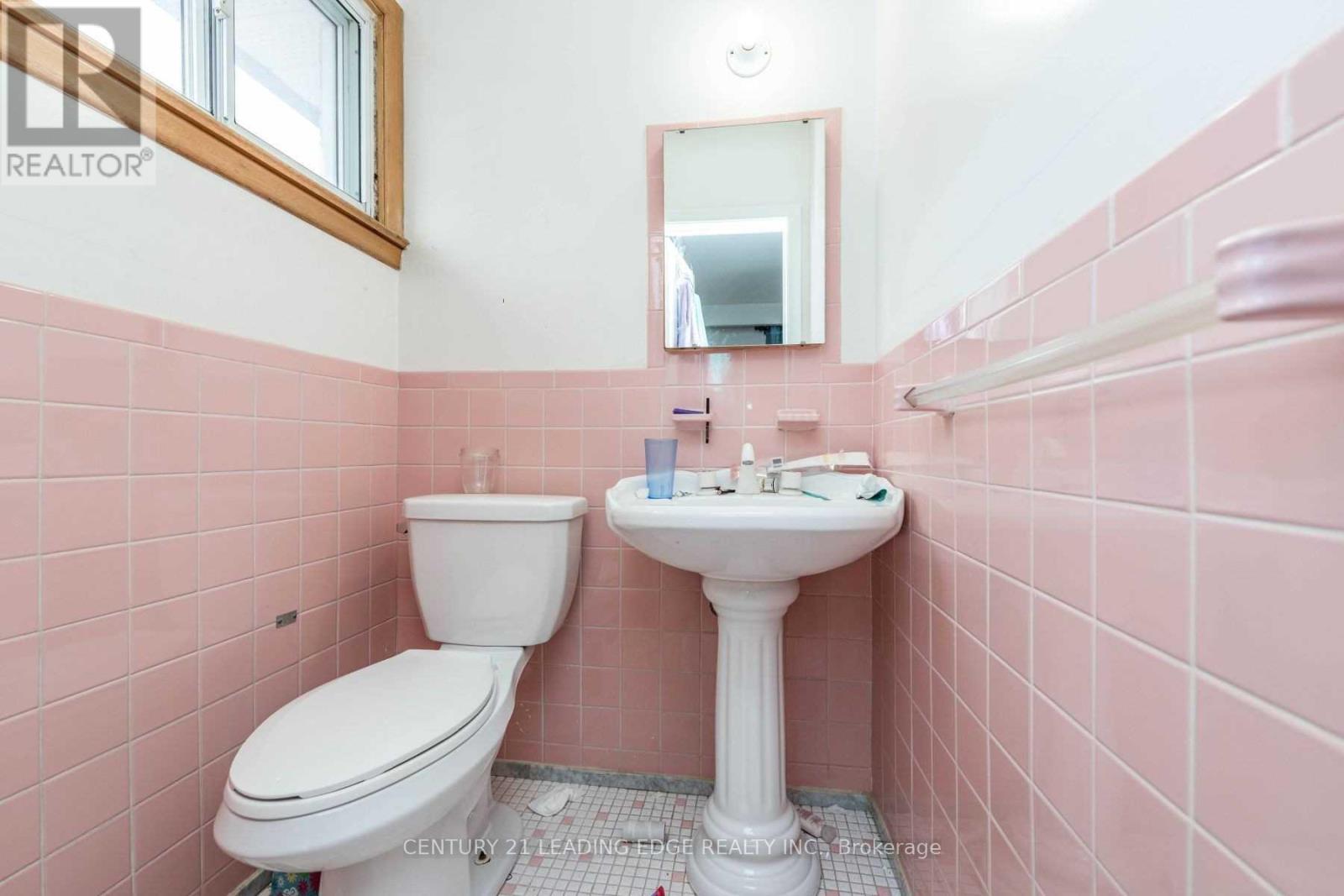 213 Grandravine Drive, Toronto, Ontario  M3J 1B9 - Photo 20 - W12972690