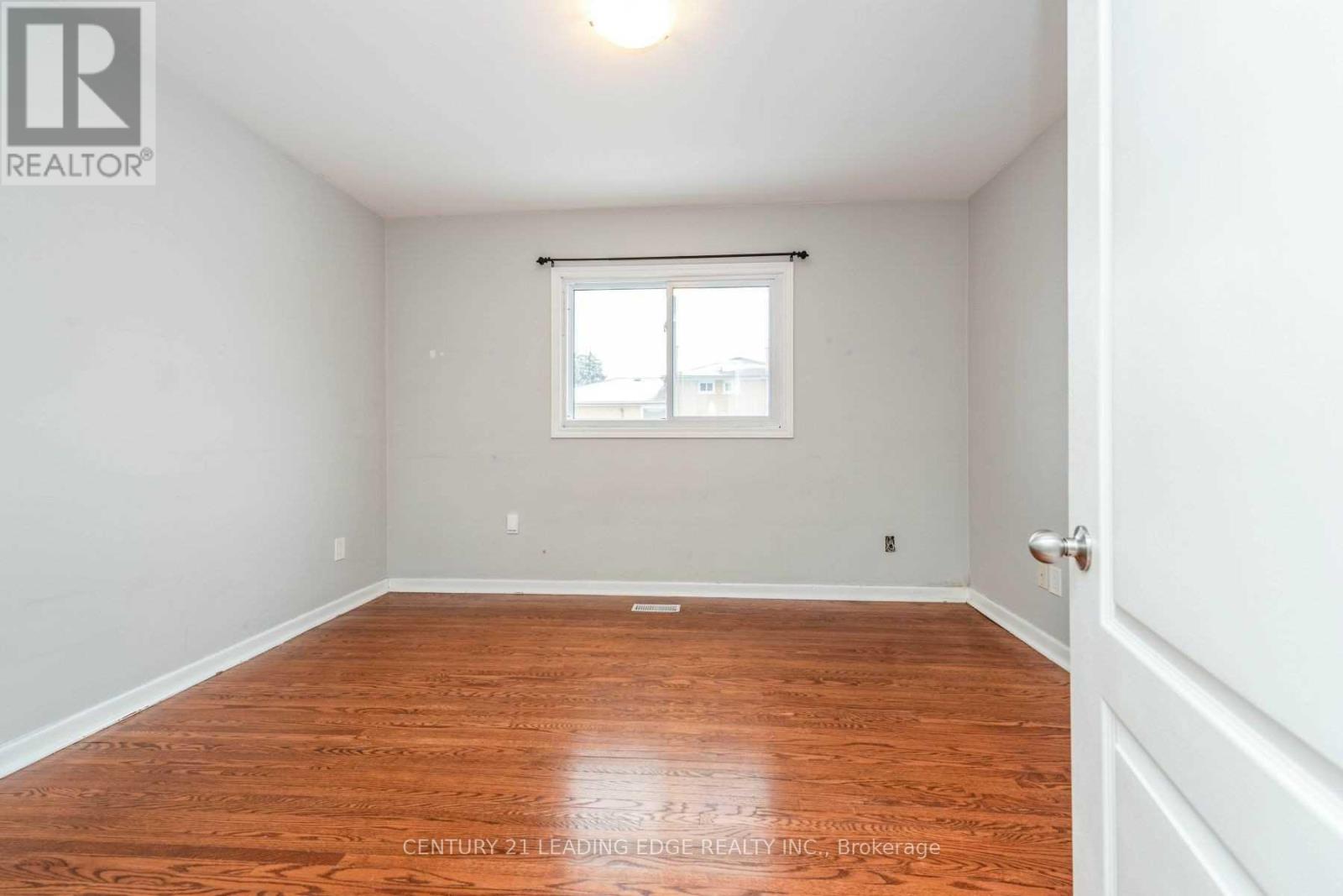 213 Grandravine Drive, Toronto, Ontario  M3J 1B9 - Photo 22 - W12972690