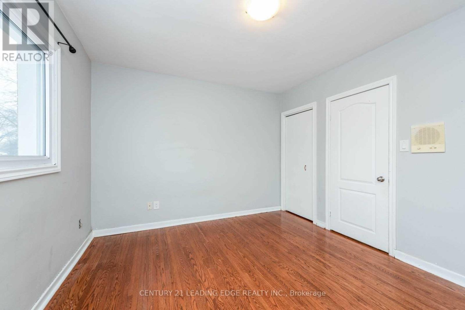 213 Grandravine Drive, Toronto, Ontario  M3J 1B9 - Photo 23 - W12972690