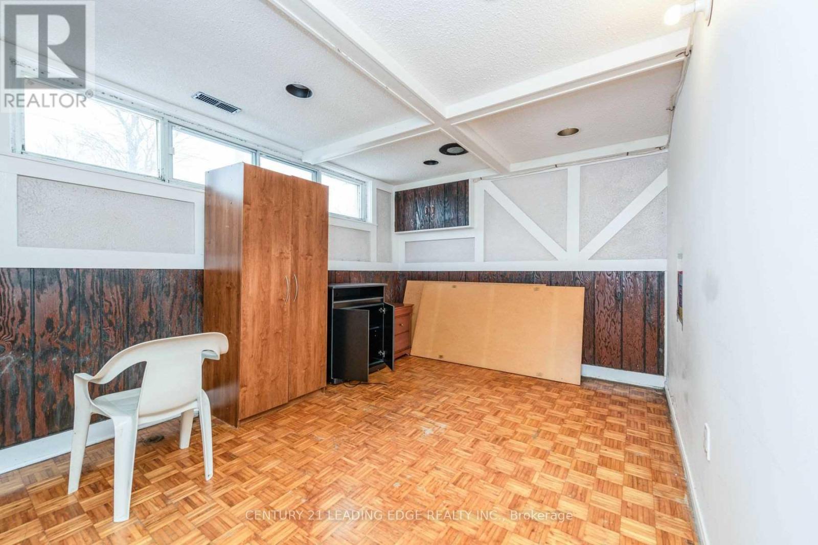 213 Grandravine Drive, Toronto, Ontario  M3J 1B9 - Photo 25 - W12972690