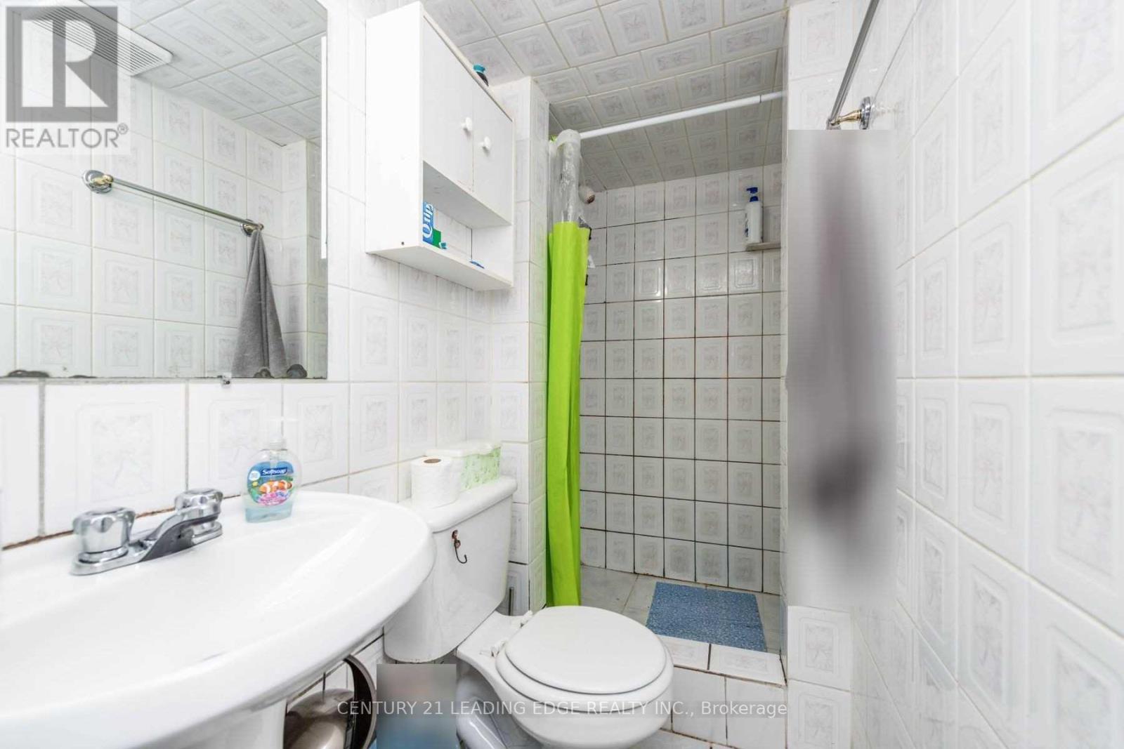 213 Grandravine Drive, Toronto, Ontario  M3J 1B9 - Photo 31 - W12972690