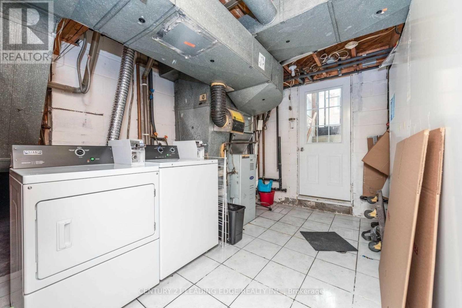 213 Grandravine Drive, Toronto, Ontario  M3J 1B9 - Photo 33 - W12972690