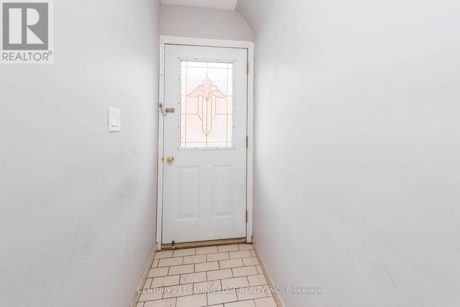 213 Grandravine Drive, Toronto, Ontario  M3J 1B9 - Photo 34 - W12972690