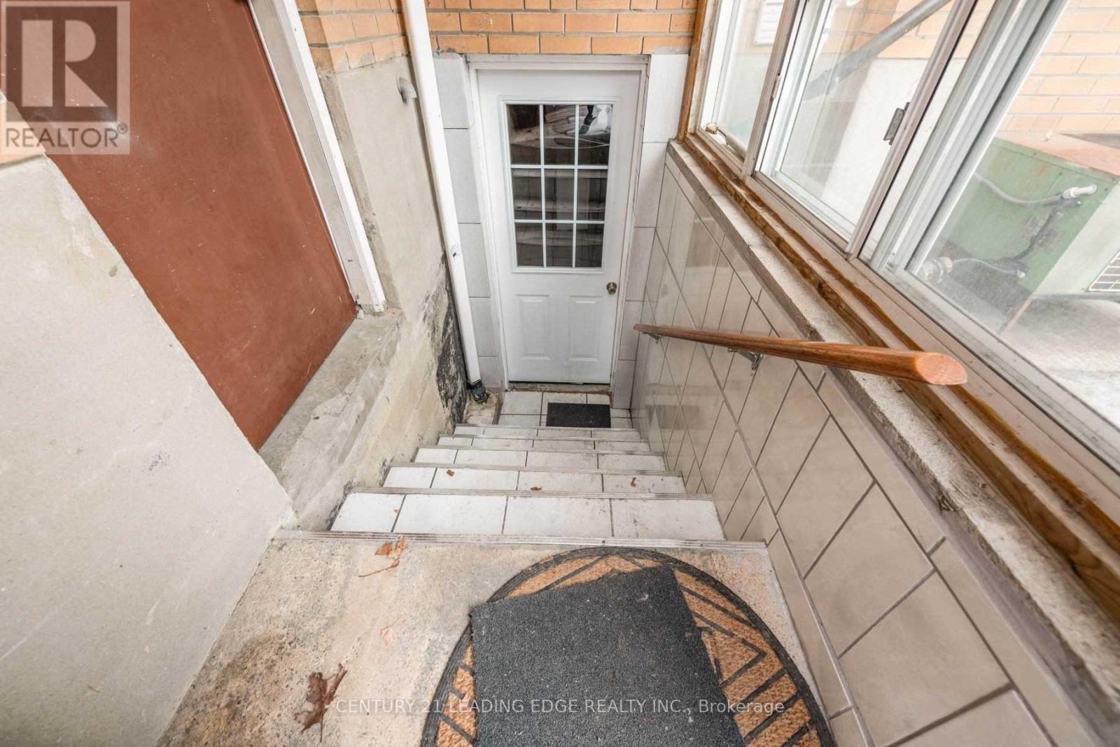 213 Grandravine Drive, Toronto, Ontario  M3J 1B9 - Photo 36 - W12972690