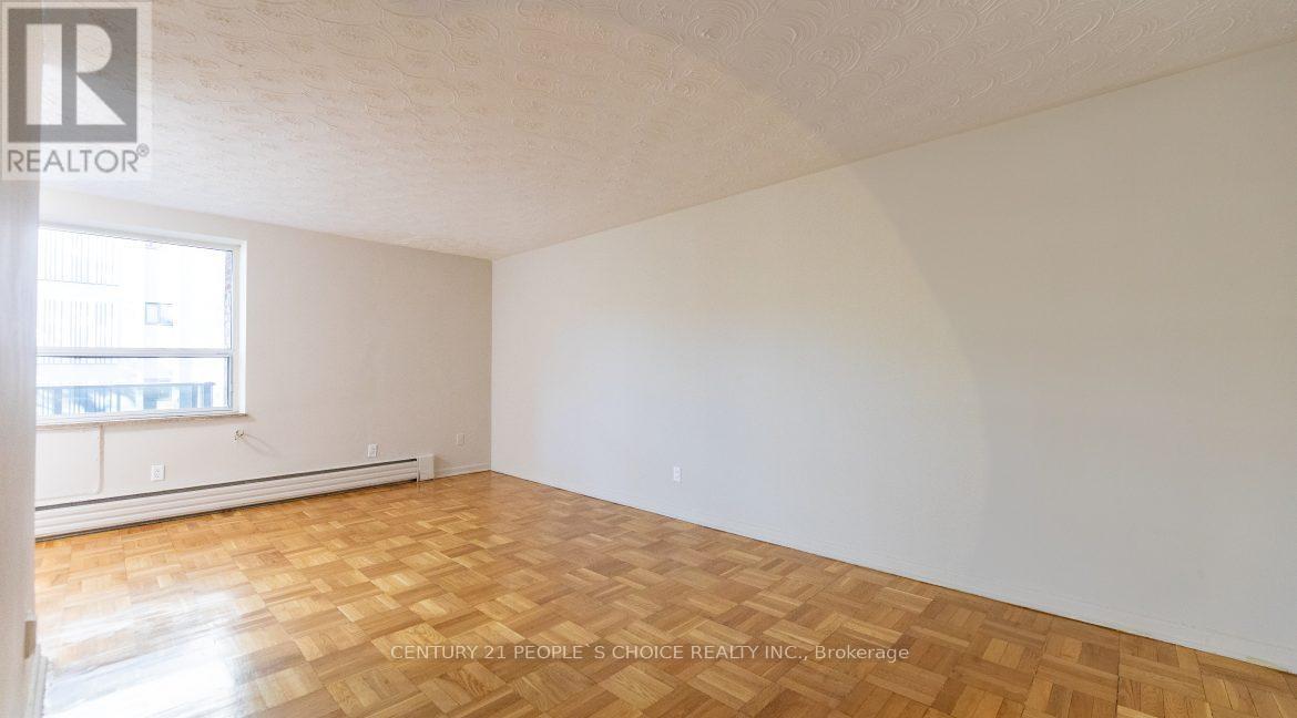 202 - 839 Roselawn Avenue, Toronto, Ontario  M6B 1B5 - Photo 7 - W12972698