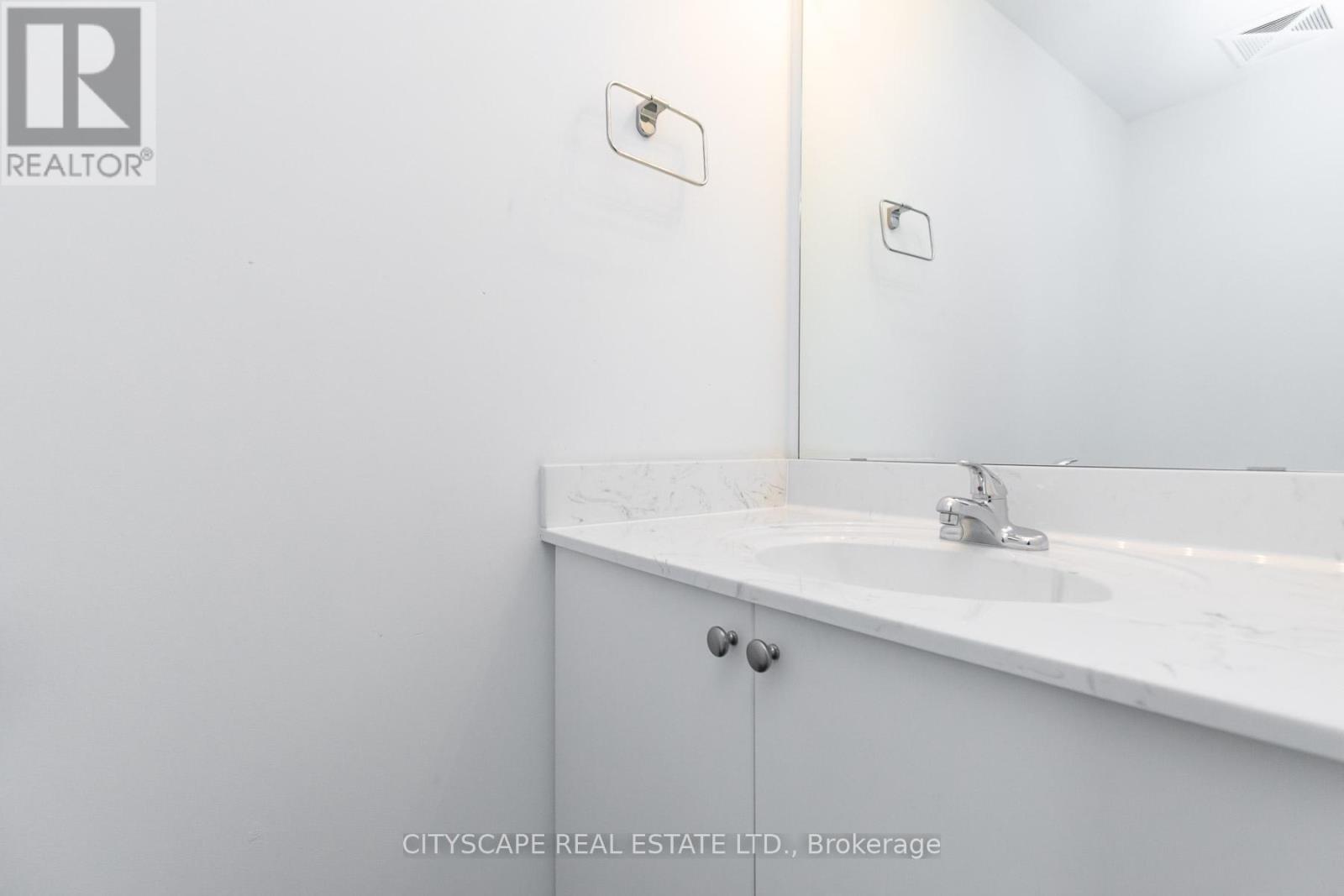 501 - 370 Wallace Avenue, Toronto, Ontario  M6P 3P5 - Photo 12 - W12972736