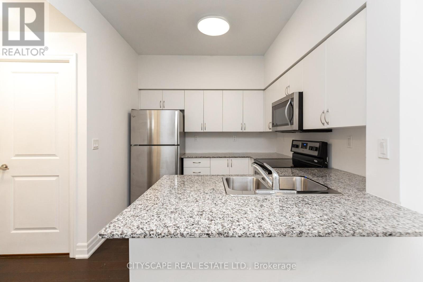 501 - 370 Wallace Avenue, Toronto, Ontario  M6P 3P5 - Photo 3 - W12972736