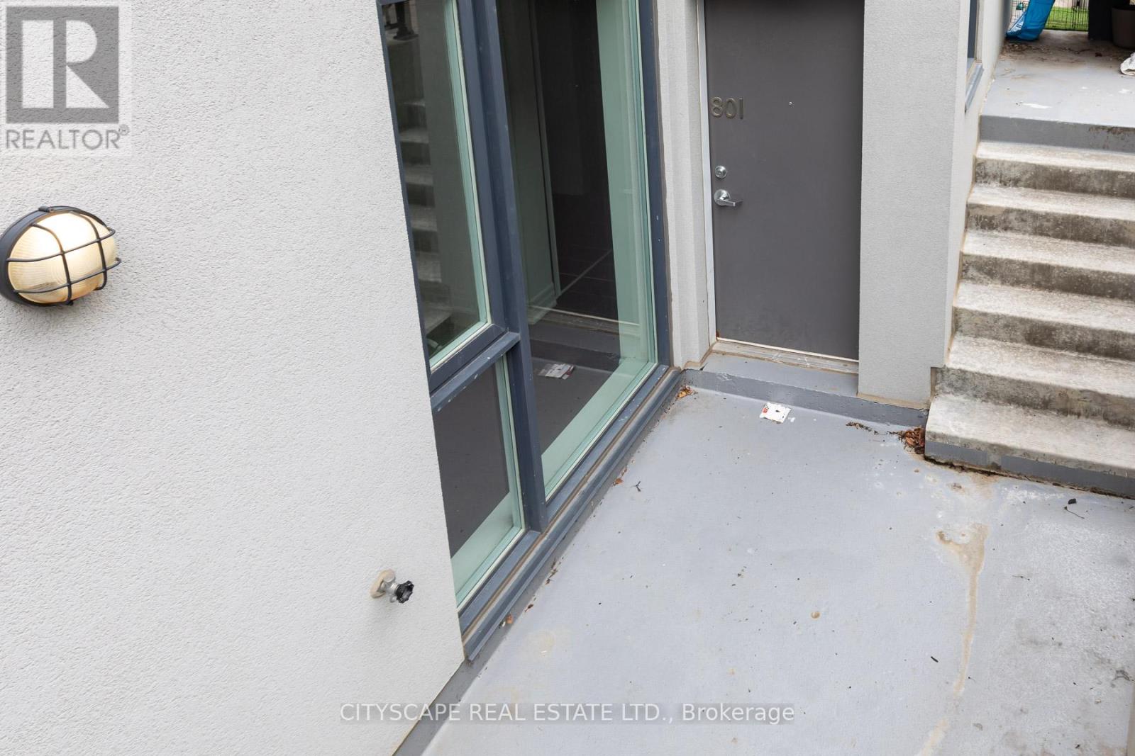 501 - 370 Wallace Avenue, Toronto, Ontario  M6P 3P5 - Photo 5 - W12972736