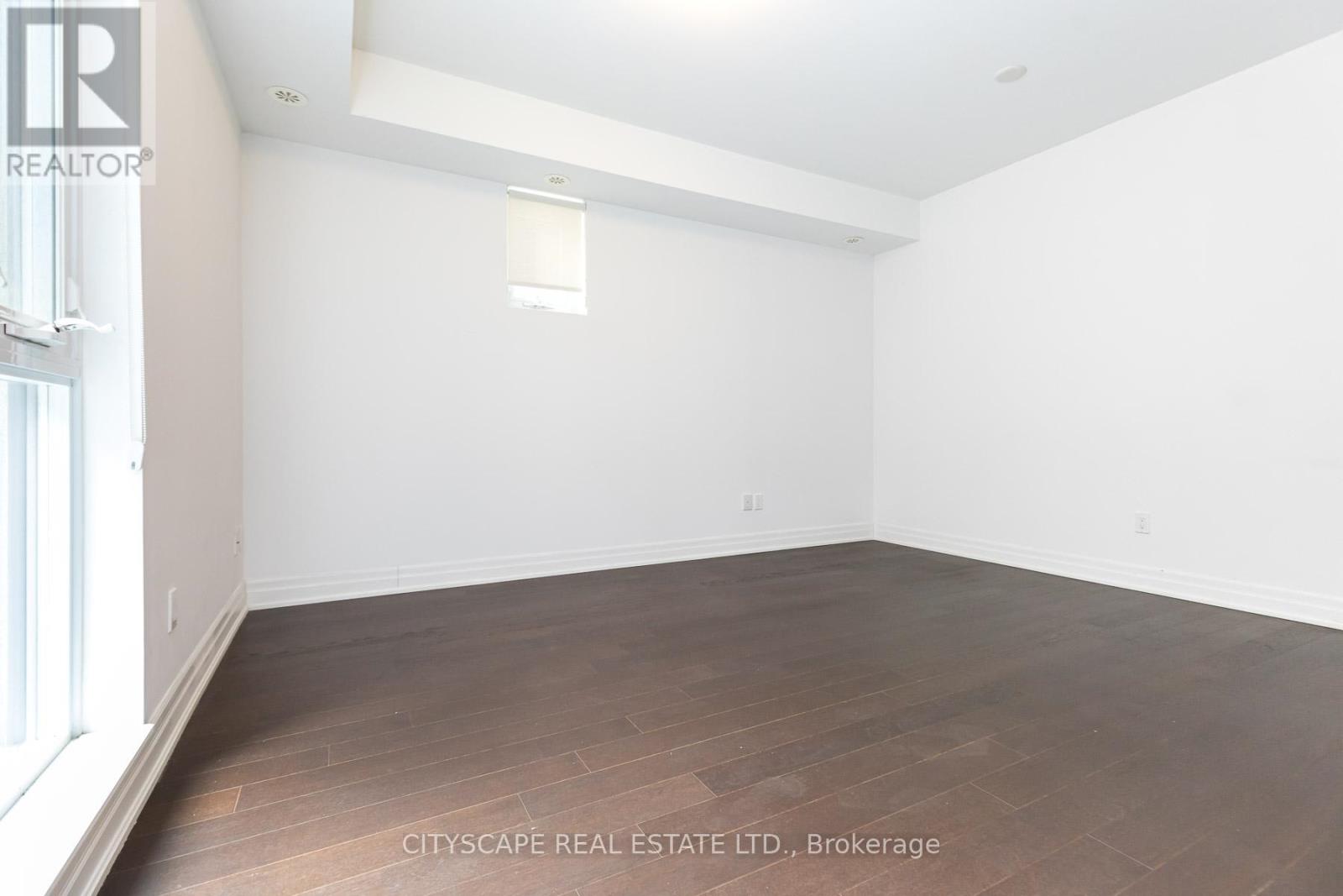 501 - 370 Wallace Avenue, Toronto, Ontario  M6P 3P5 - Photo 8 - W12972736