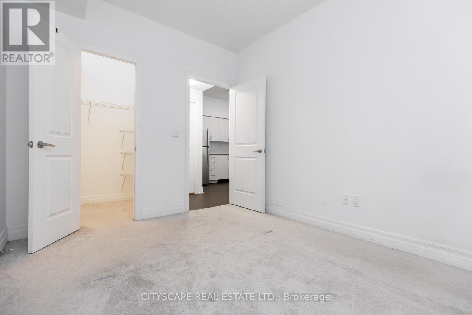 501 - 370 Wallace Avenue, Toronto, Ontario  M6P 3P5 - Photo 9 - W12972736