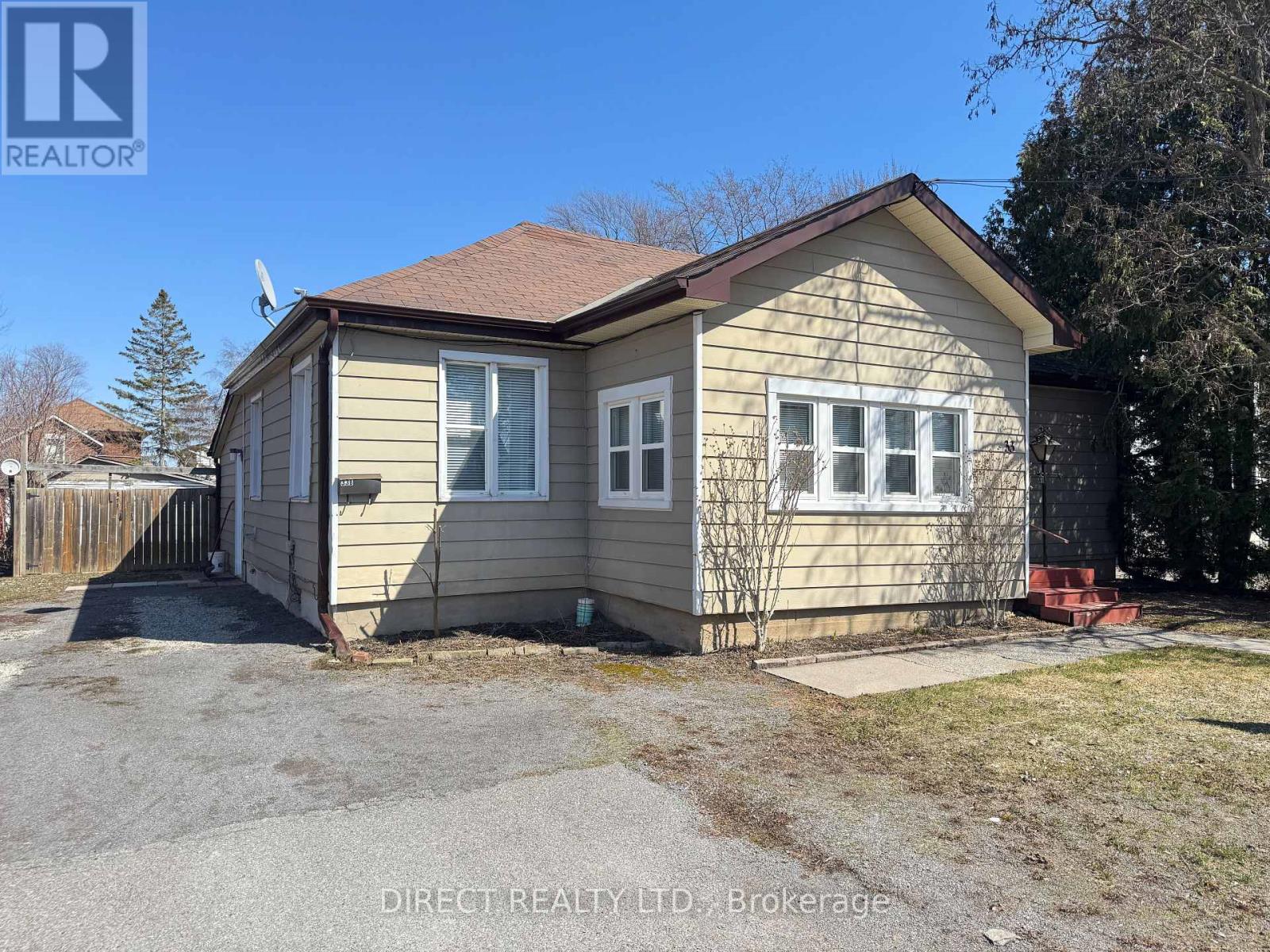 33 Sinclair Street, Belleville (Belleville Ward), Ontario  K8P 3S5 - Photo 2 - X12642996