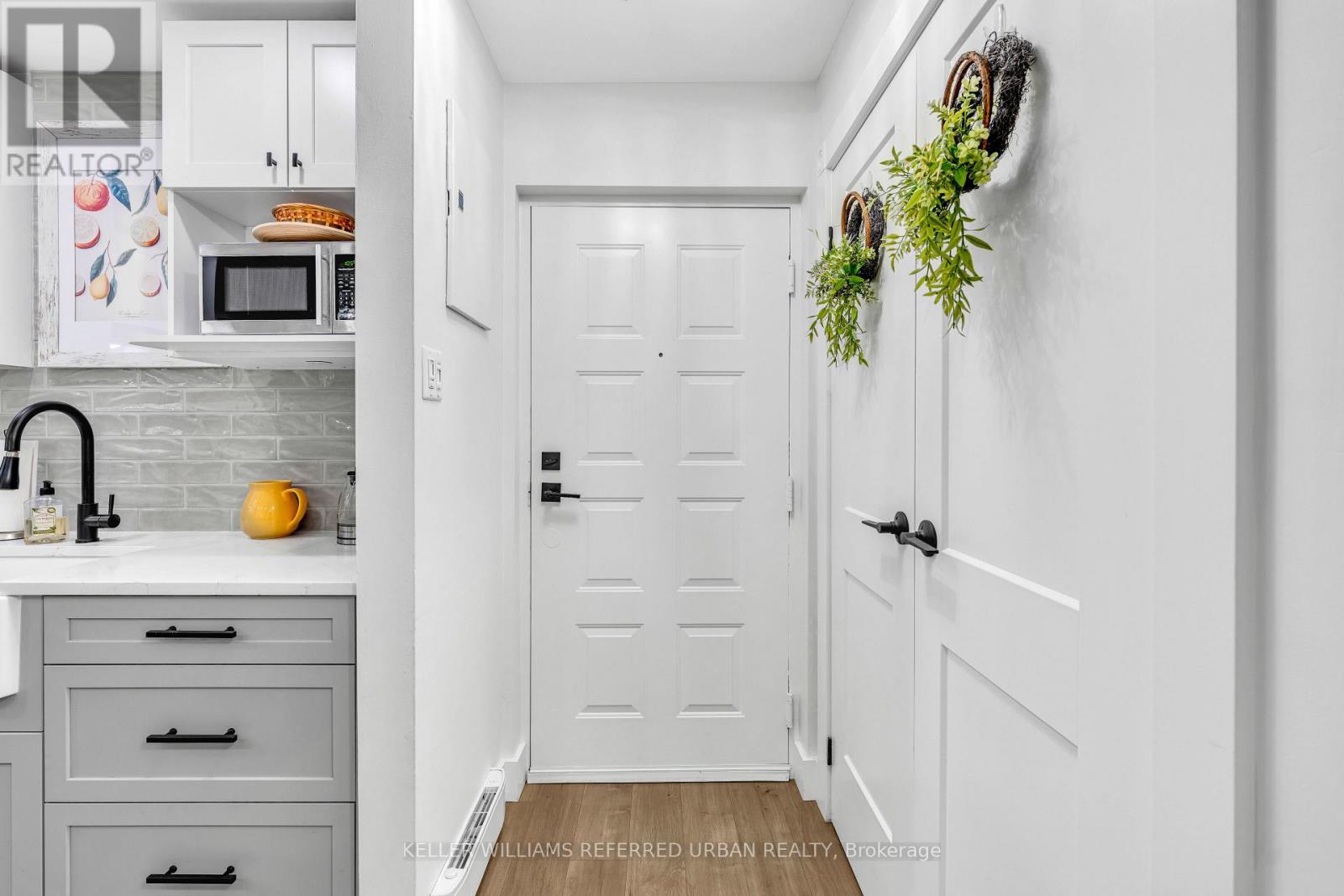 207 - 133 Ontario Street, Cobourg, Ontario  K9A 3B4 - Photo 2 - X12972514