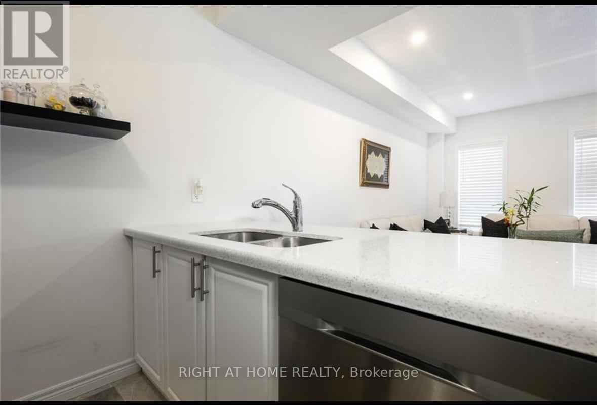 31 Cleland Avenue, Hamilton, Ontario  L5R 0G2 - Photo 10 - X12972516