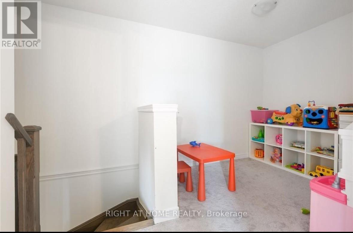 31 Cleland Avenue, Hamilton, Ontario  L5R 0G2 - Photo 12 - X12972516