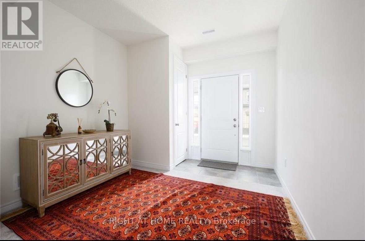 31 Cleland Avenue, Hamilton, Ontario  L5R 0G2 - Photo 3 - X12972516