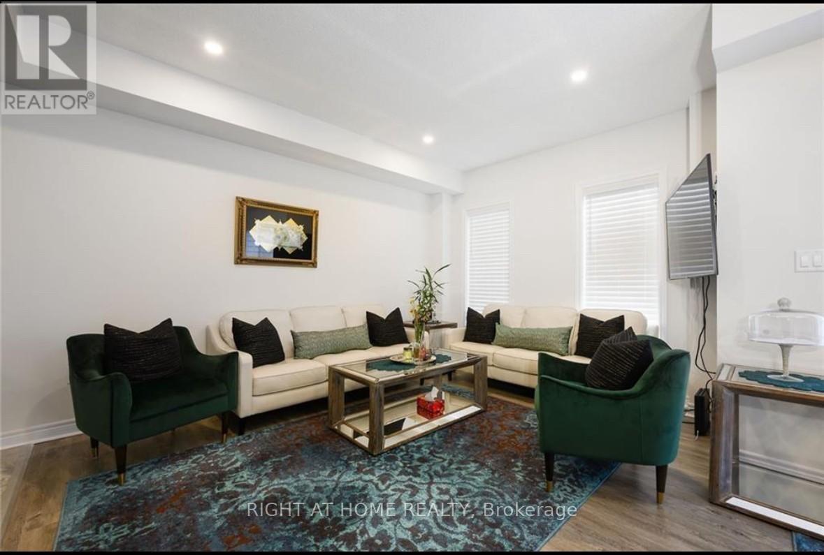 31 Cleland Avenue, Hamilton, Ontario  L5R 0G2 - Photo 5 - X12972516