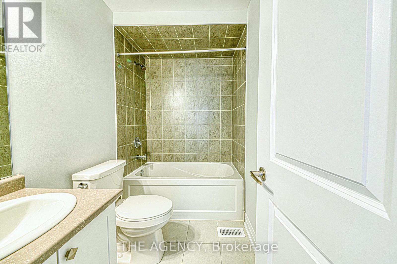 53 Butler Boulevard, Kawartha Lakes, Ontario  K9V 4R1 - Photo 24 - X12972524