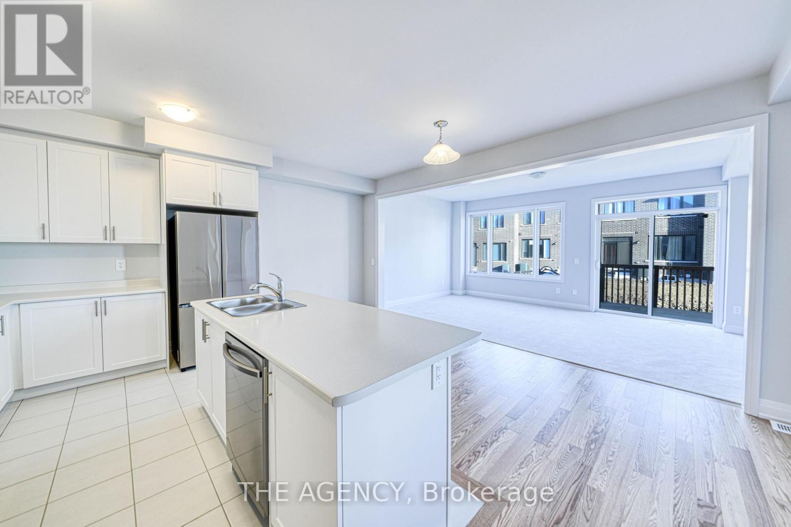 53 Butler Boulevard, Kawartha Lakes, Ontario  K9V 4R1 - Photo 9 - X12972524